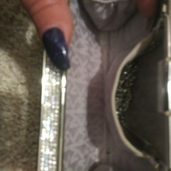 Retired Piece- Michael Kors clutch - Picture 3 of 10